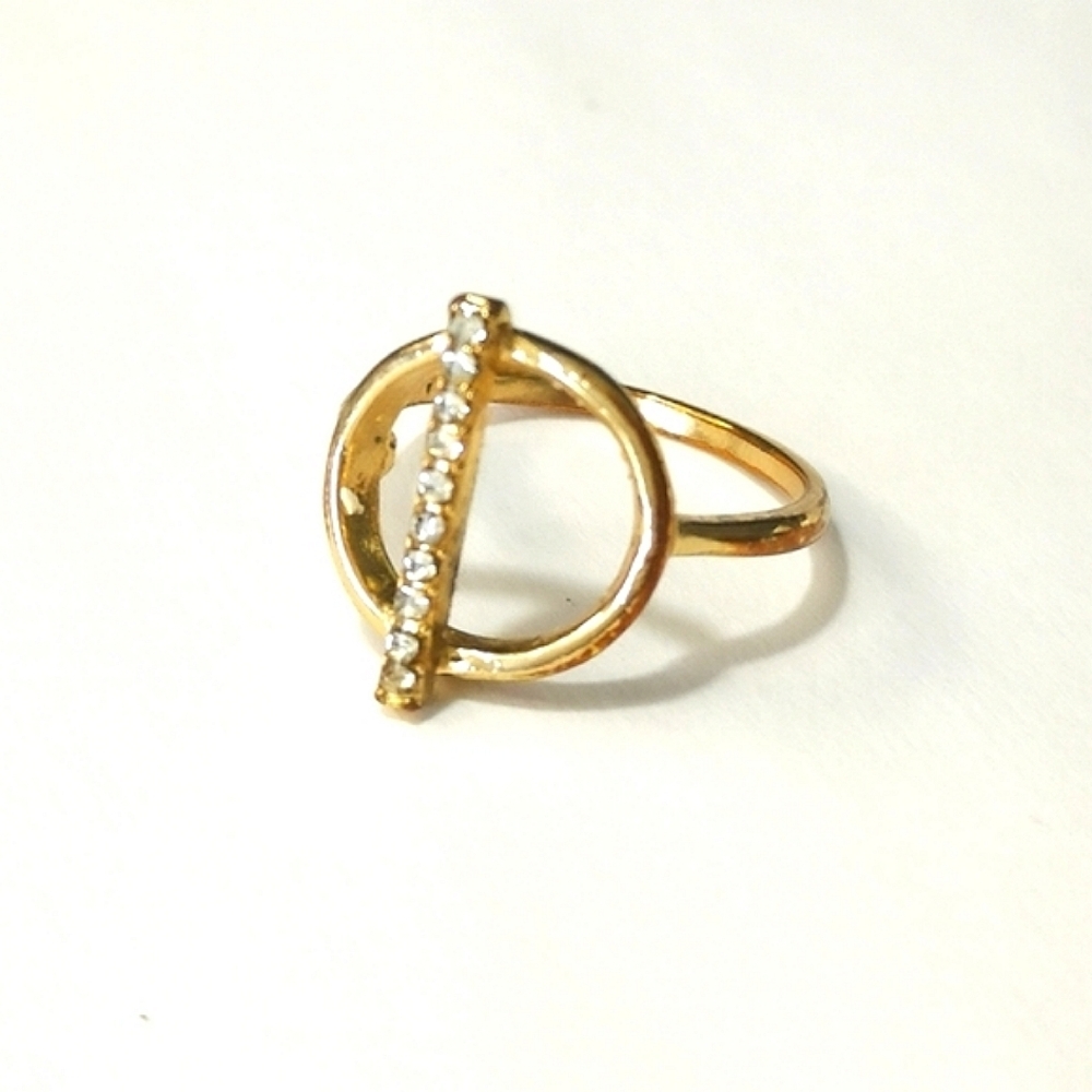 Vintage crystal Gold Tone ring size 10
